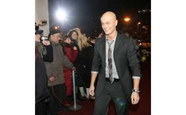 Влад Яма вышел на подиум в поддержку борьбы со СПИДом