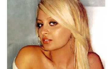 Николь Ричи усыновит ребенка