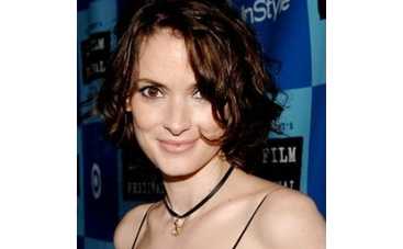 Вайноне Райдер исполнилось 37 лет