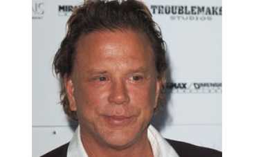 Микки Рурка потянуло на мужчин