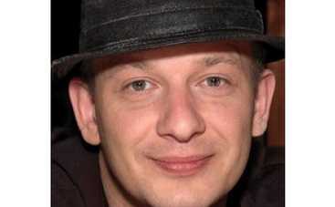 Дмитрий Марьянов стал отцом-одиночкой