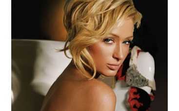 Пэрис собирается в космос