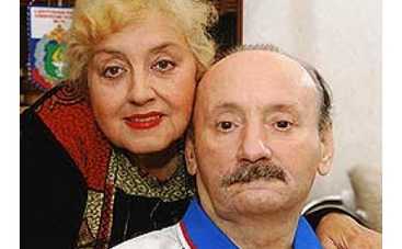 Семена Фараду выписали из больницы - никакие лекарства ему больше не помогают