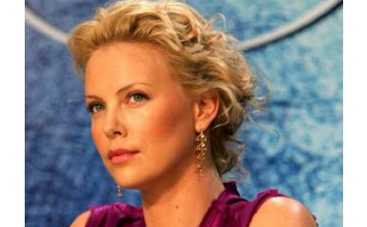 Шарлиз Терон станет агентом Интерпола