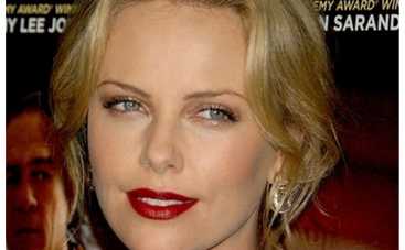 Шарлиз Терон уладила дело на 20 миллионов долларов