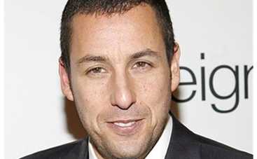 У Адама Сэндлера родилась дочь