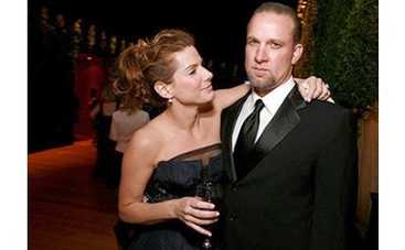 Суд покарал обидчицу мужа Сандры Баллок