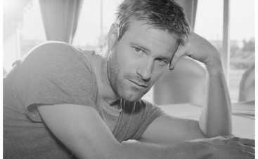 Звезда “Темного рыцаря” снимется в “Битве в Лос-Анджелесе”