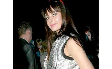 Пластика, практически до неузнаваемости, изменила известную телеведущую