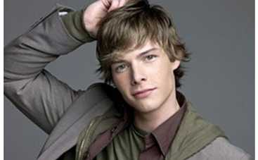 Коллега Зака Эфрона станет звездой "Бумажного человека"