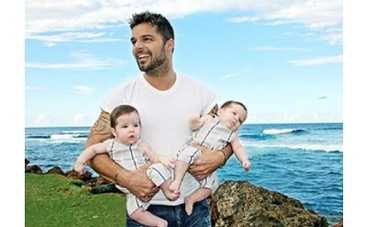 Первое фото малышей Рикки Мартина