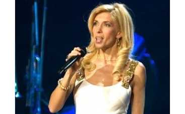 Алена Свиридова устроила эротик-шоу на "Суперстар-2008"