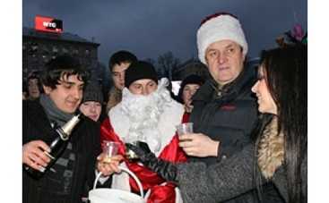 Кузьма и "Пающіє труси" напоили Майдан