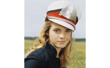 Эмма Уотсон: "Семья не потерпит, если я начну выпендриваться - они задразнят меня до смерти".