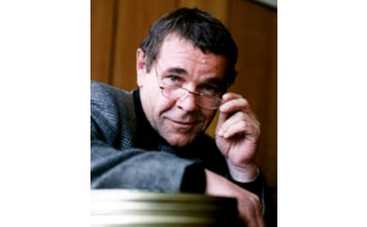 Алексей Булдаков лечит болезни самогоном на меду