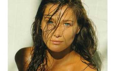 Карла Бруни снимет фильм о себе, любимой