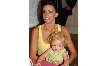 Джордан купила малютке-дочке машину