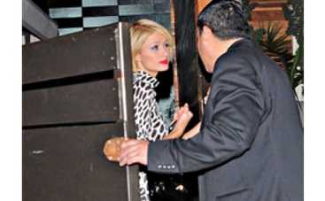 Позор Пэрис: ее выгнали с вечеринки