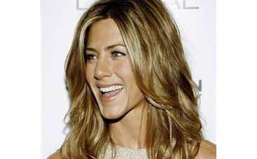 Энистон в 40 лет выйдет замуж