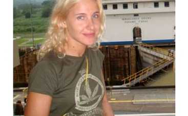 Участнице "Последнего героя" отрубило кончик пальца