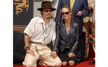 Невеста Джонни Деппа вернула обручальное кольцо