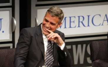 Джорджа Клуни нужно усыновить. Срочно!