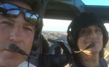 Томми Ли долетался...