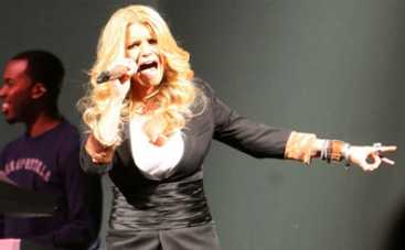 Располневшая Джессика Симпсон подвинула Барака Обаму с обложки US Weekly