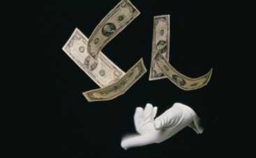 Как звезды выживают в кризис