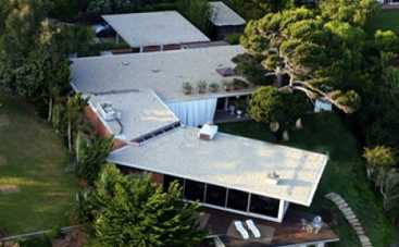 Брэд Питт продает дом в Малибу