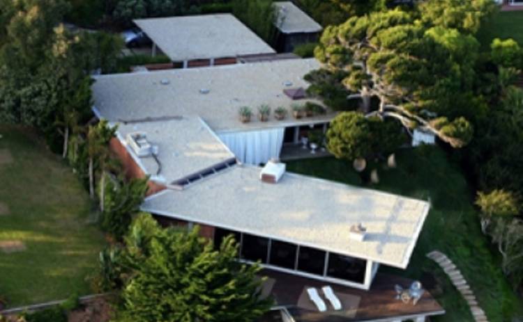 Брэд Питт продает дом в Малибу