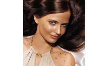 Девушка Бонда клонирует мертвого мужа