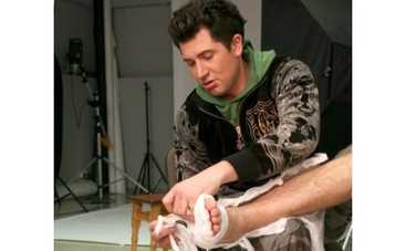 Андрей Джеджула снимает гипс ради "Первого поцелуя"