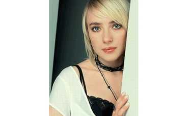 Тутта Ларсен вышла замуж