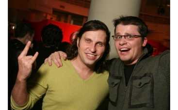 Резиденты Comedy Club  курят марихуану