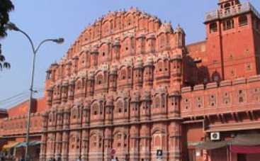 Во время съемок боевика была разрушена древняя стена