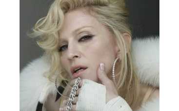 Мадонна снова едет в Россию. Незаконно!