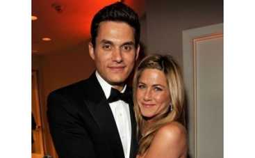 Выбрано обручальное кольцо для Энистон