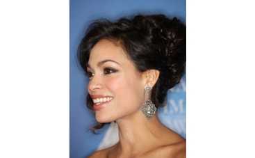 Если будете паясничать, Розарио Доусон оближет вас!