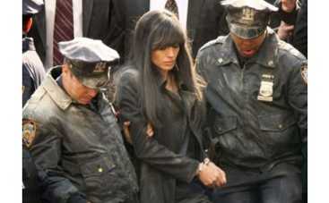 Анджелина Джоли арестована