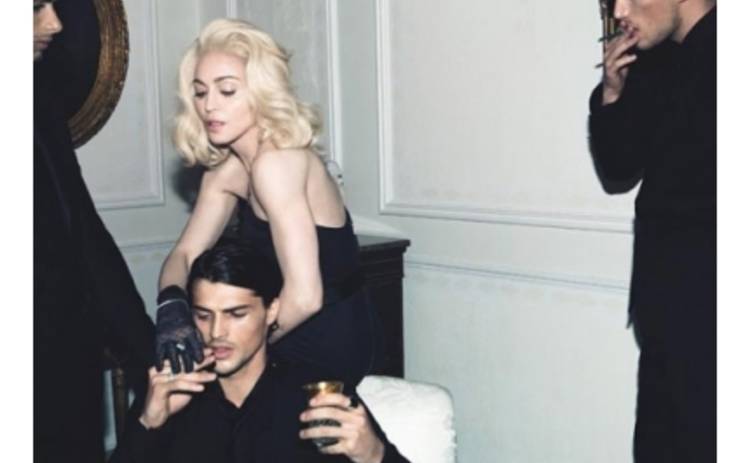 Иисус утверждает, что Мадонне не изменял