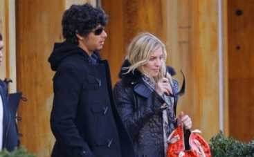 Отец Иисуса поддержал союз сына с Мадонной