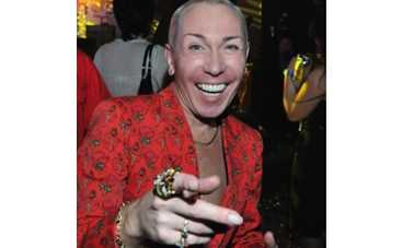 Алла Пугачева прислала в Украину "голубя мира"