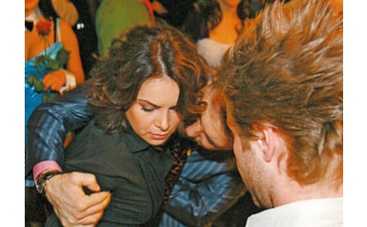 Подкопаева отбивалась от объятий Нагорного