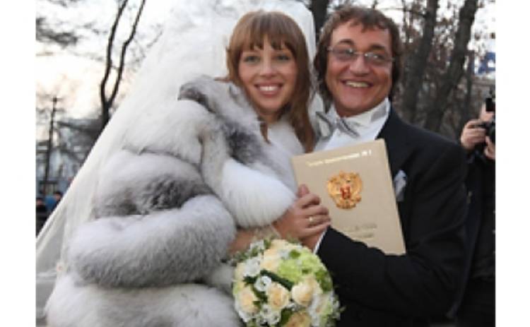 Дибров 2 года скрывал связь с новой женой