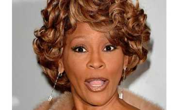 Уитни Хьюстон судится со своей мачехой