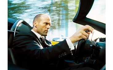 Джейсон Стэтхем стесняется своей "бледной белой задницы"