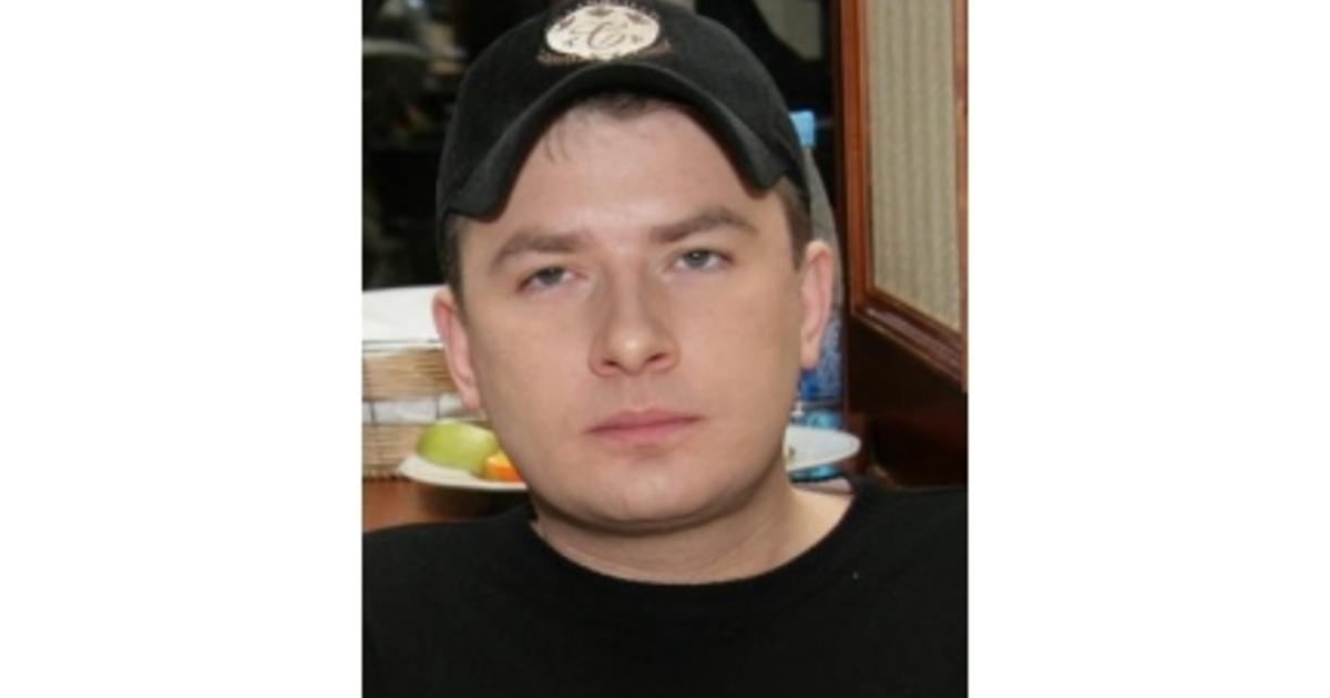 Трахнул брюнетку в машине