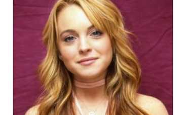 Линдсей Лохан отстреливается от папарацци... яйцами