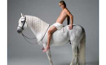 Гомосексуалиста покажут и подросткам